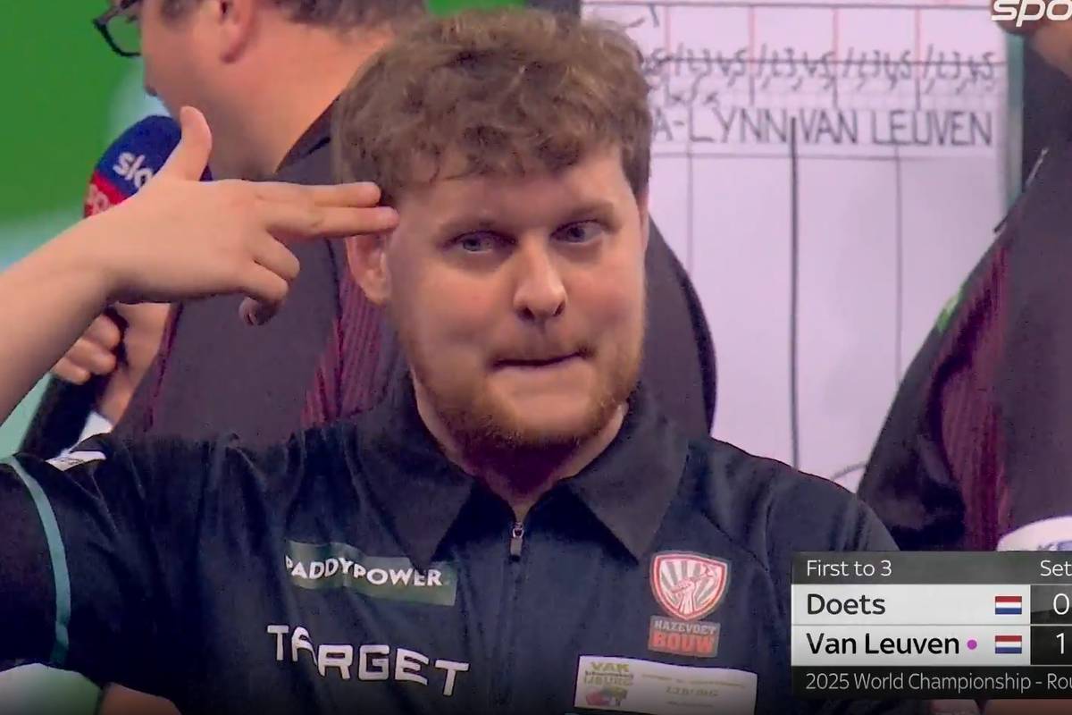 Im Match zwischen Kevin Doets und Noah-Lynn van Leuven will und will der verdammte letzte Dart einfach nicht reingehen ...