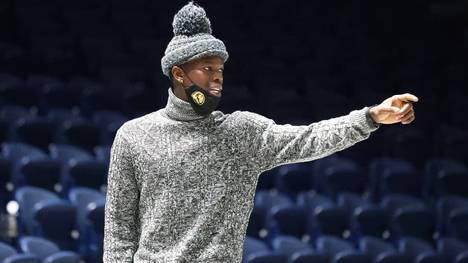 Dennis Schröder hat nach seiner Rückkehr aus dem COVID-Protokoll in einer Medienrunde für große Verwirrung gesorgt. 