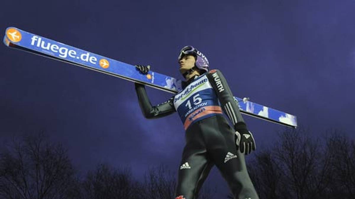 Vor der WM 2005 in Oberstdorf steigt Schmitt aus dem Weltcup aus um gezielt zu trainieren. Im Team-Wettbewerb gewinnt er die Silber-Medaille. Es scheint als hätte sich Schmitt Schritt für Schritt zurück an die Spitze gekämpft. Auch wegen Verletzungen fehlt es an der Konstanz, neben einigen Highlights wie einem dritten Platz in Lahti folgt 2007 der nächste Tiefpunkt