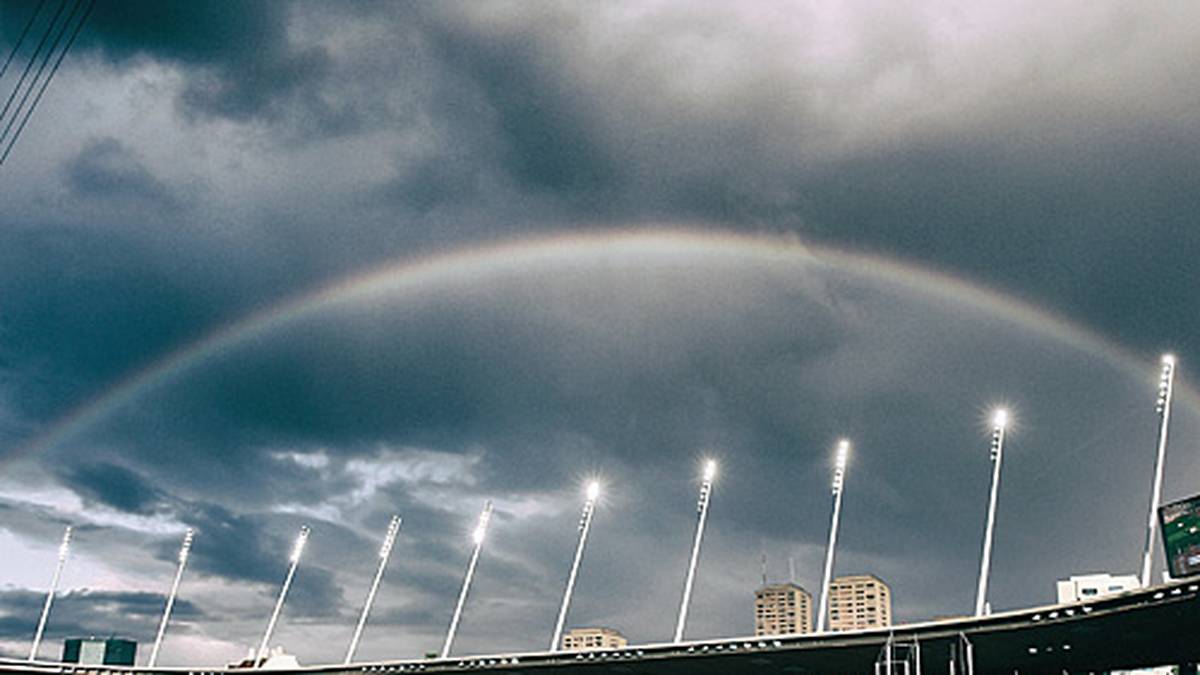 Ein rechtes Mistwetter erlebt Zürich an diesem Tag - ob dieser Regenbogen dafür entschädigt?