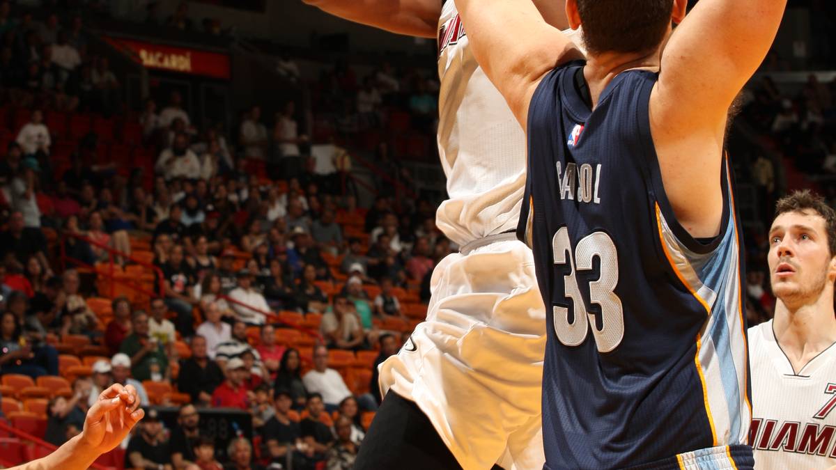 Spät im dritten Viertel liegen die Heat mit 16 hinten, ehe die Routiniers um Chris Bosh endlich aufwachen