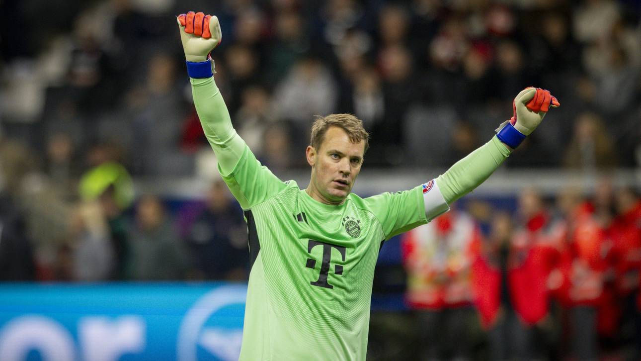 Manuel Neuer bejubelt den Sieg in Frankfurt
