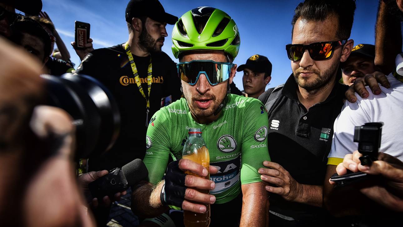 Sagan: Autogramm während Fahrt