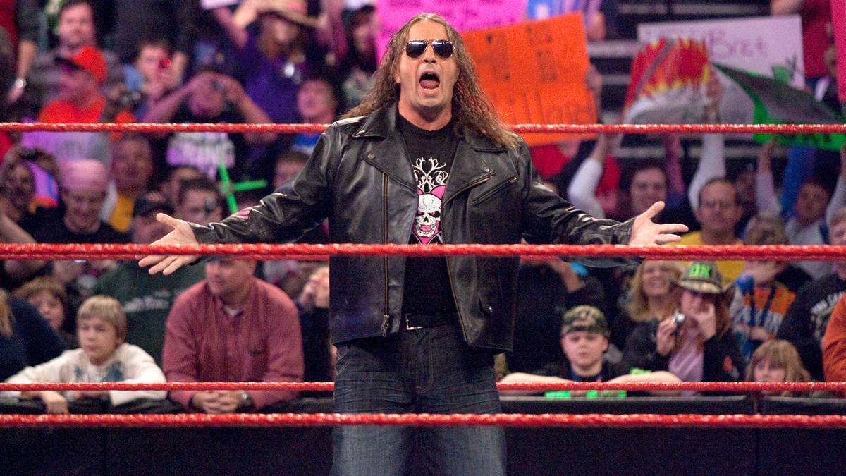4. JANUAR 2010 - 12 Jahre nach dem Montreal Screwjob haben Bret Hart und Vince McMahon ihre reale Feindschaft beigelegt. In der WWE-Welt gilt der Frieden natürlich nicht: Der "Hitman" feiert bei RAW ein umjubeltes Comeback und startet eine Fehde mit McMahon, die in einem Match bei WrestleMania endet