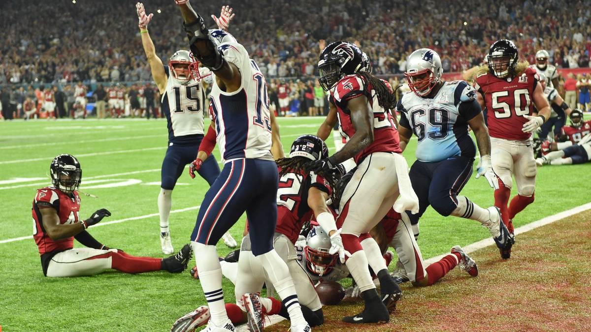In der Overtime gelingt dann Patriots-Runningback James White der entscheidende Lauf zum entscheidenden Touchdown für New England - Atlanta ist erschüttert. Es wäre der erste Super Bowl-Triumph in der Falcons-Geschichte gewesen