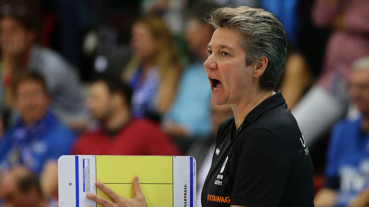 PLATZ 6 - LADIES IN BLACK AACHEN: Zum Saisonauftakt steht für die Ladies in Black direkt ein Hammer-Duell an: Aachen gastiert beim Vizemeister und Pokalsieger Schwerin. Wegen des personellen Umbruchs muss Trainerin Saskia van Hintum erst die Entwicklungen in den ersten Spielen abwarten