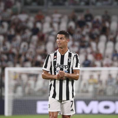 Cristiano Ronaldo ist zwar nicht mehr Spieler von Juventus Turin, etliche Millionenzahlungen sollen aber immer noch ausstehen. Ein Ex-Juve-Verantwortlicher widerspricht.