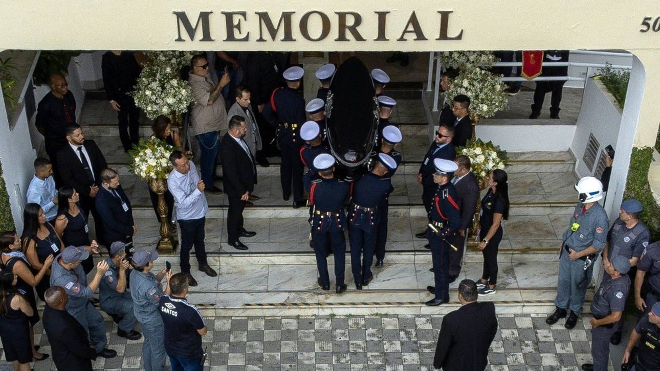 Pelé an letzter Ruhestätte eingetroffen