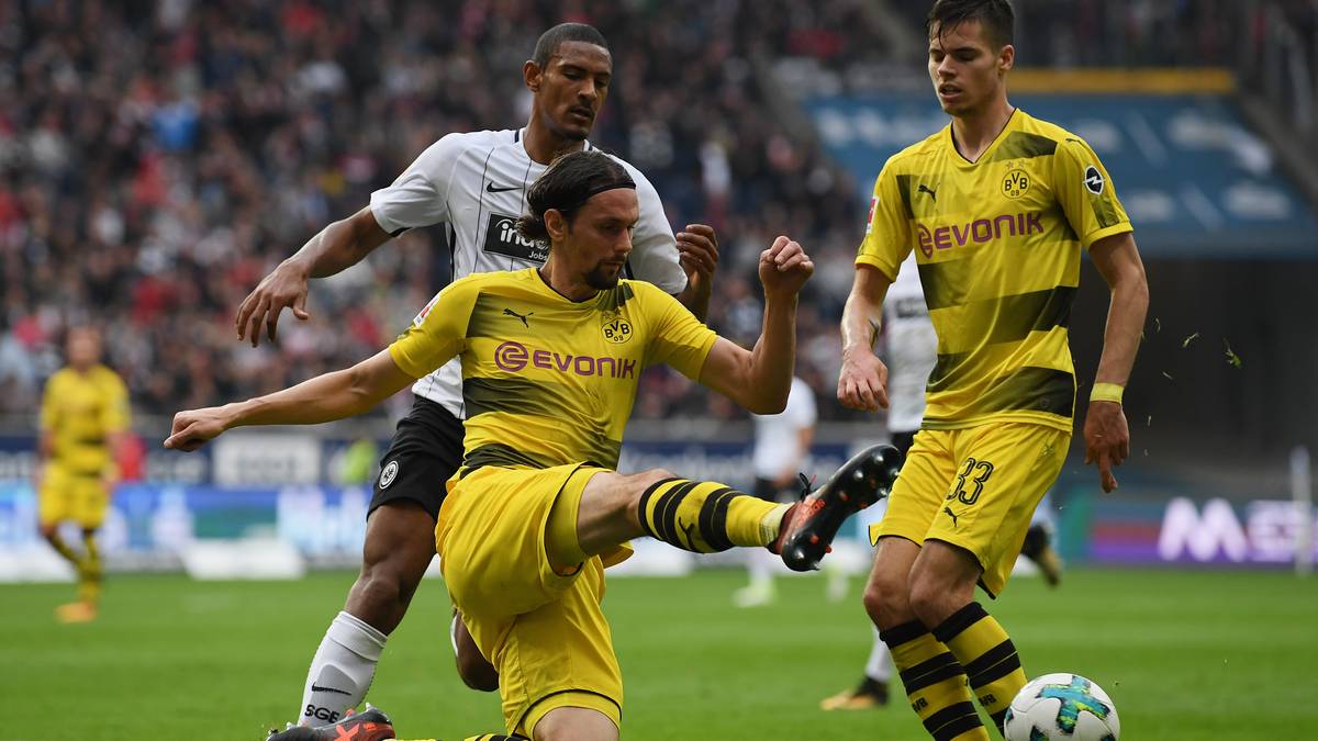 NEVEN SUBOTIC: Ein Einsatz beim 2:2 in Frankfurt. Solide Leistung. Konnte aber auch nicht verhindern, dass der BVB eine 2:0-Führung verspielte. Nur noch dritte Wahl