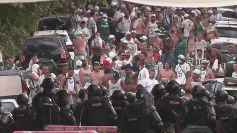 Palmeiras unterliegt dem FC Chelsea im Finale der Klub-WM mit 1:2 nach Verlängerung. Die Enttäuschung der Fans in Brasilien ist groß.