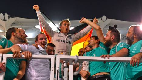 AUTO-PRIX-F1-UAE-PODIUM