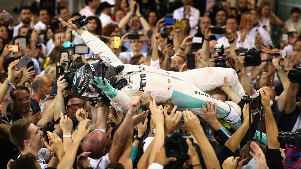 Nach dem WM-Titel lässt sich Rosberg wie ein Rockstar feiern