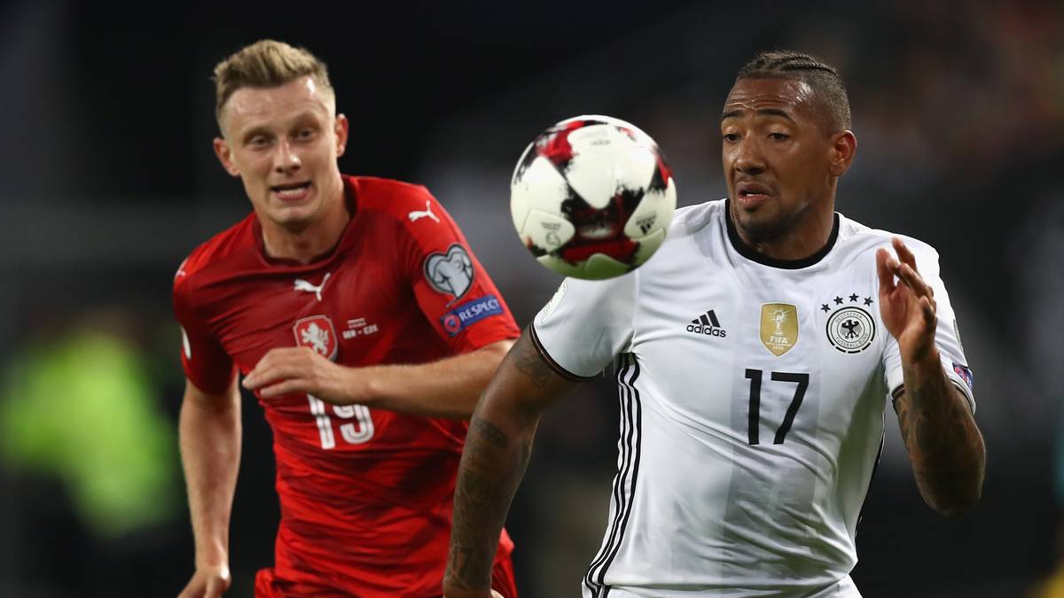JEROME BOATENG: In der Defensive kaum gefordert, setzte der ehemalige Hamburger an alter Wirkungsstätte SEHR viele Akzente im Spielaufbau und sorgte damit für Gefahr vor dem tschechischen Tor. Überragend sein Pass aus vollem Lauf über mehr als das halbe Spielfeld in den Lauf von Julian Draxler. SPORT1-Note: 1,5
