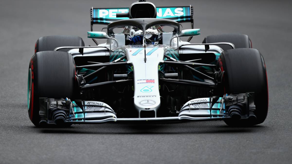 Valtteri Bottas holt sich als Führender drei Runden vor Ende einen Platten und scheidet aus. Weil Vettel kurz vor Schluss ein Überholmanöver misslingt, gewinnt erstmal in der Saison Lewis Hamilton vor Räikkönen und Sergio Perez