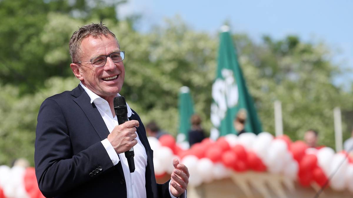 Ihn freut's: Ralf Rangnick, den Fußballchef der Red-Bull-Standorte in New York (USA) und Bragantino (Brasilien)