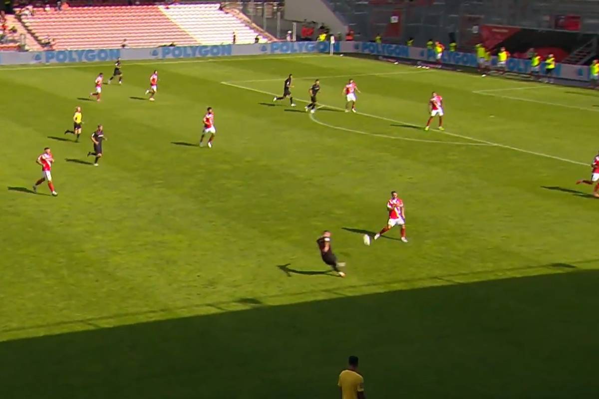 Energie Cottbus und der FC Ingolstadt trennen sich remis. Für Aufsehen sorgt vor allem die Vorarbeit zum Ausgleichstor.