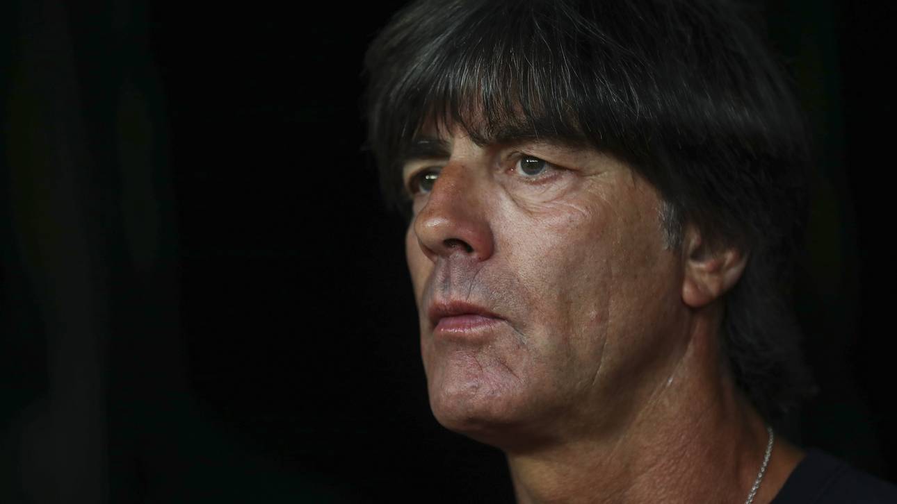 Löw: Verschließen nicht die Augen