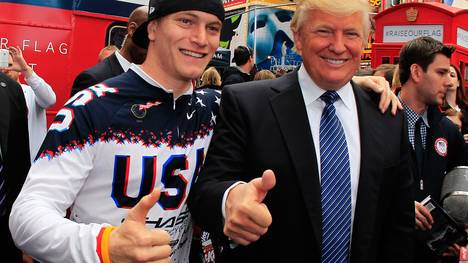 BMX-Fahrer Connor Fields posiert mit dem umstrittenen Politiker Donald Trump - das Foto entstand allerdings vor den Sommerspielen 2012