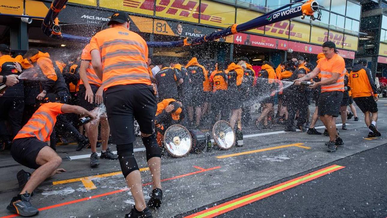 Norris triumphiert im Regenchaos