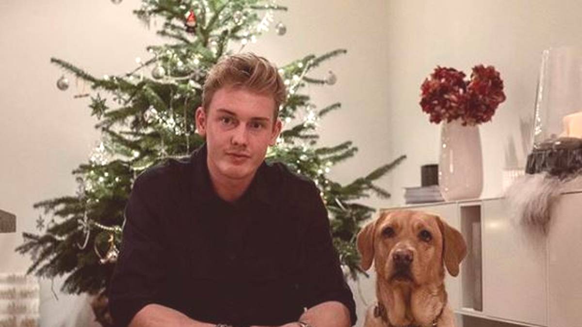 Mein Hund und ich - Julian Brandt von Borussia Dortmund postet ein Bild, dass sich auch gut als Motiv für eine Postkarte eignen würde