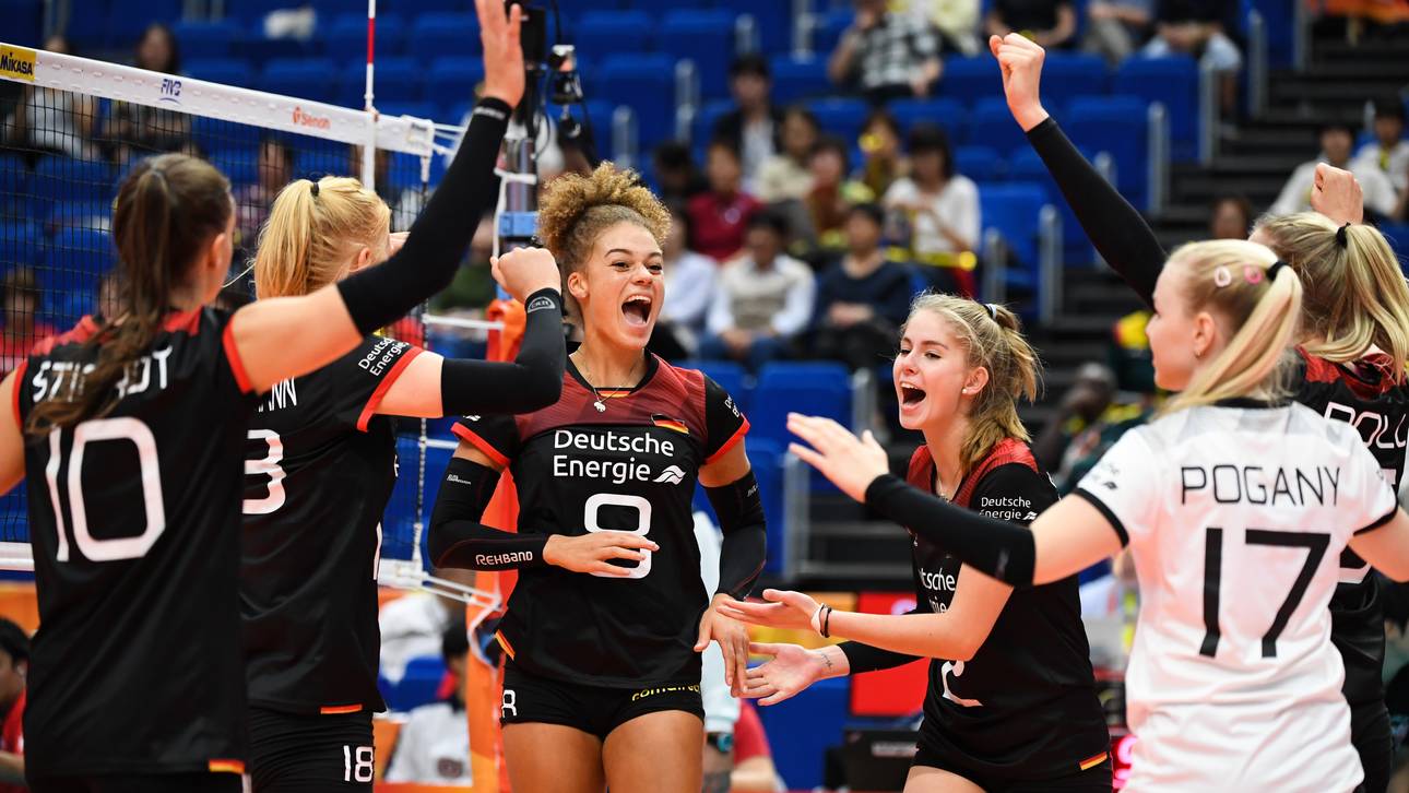 Volleyballerinnen holen ersten Sieg