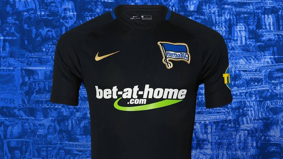 Auswärts wird in Zukunft auf den pinkfarbenen Look verzichtet. Das kleine Schwarze soll den Auswärts-Fluch der Hertha besiegen