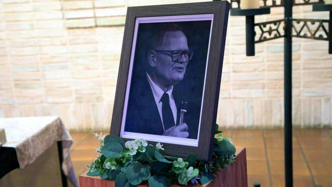 Potofski auf Schalker Fanfeld beigesetzt