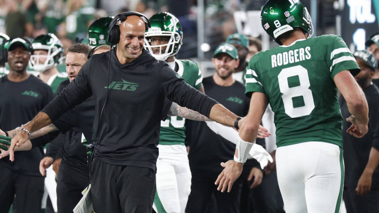 Rodgers glänzt und sorgt für Lacher