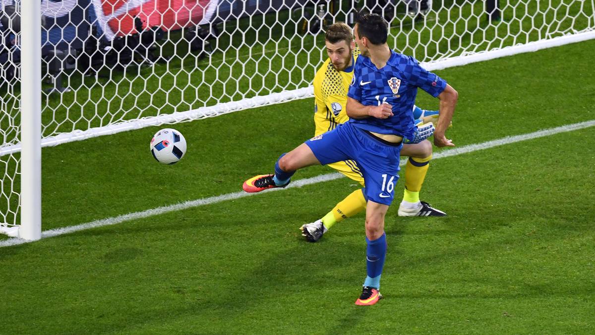 In dem Spiel erzielt der Kroate Nikola Kalinic ein Tor der Marke Traumtor. Nach einer Flanke von links macht es Kalinic ganz cool mit der Hacke