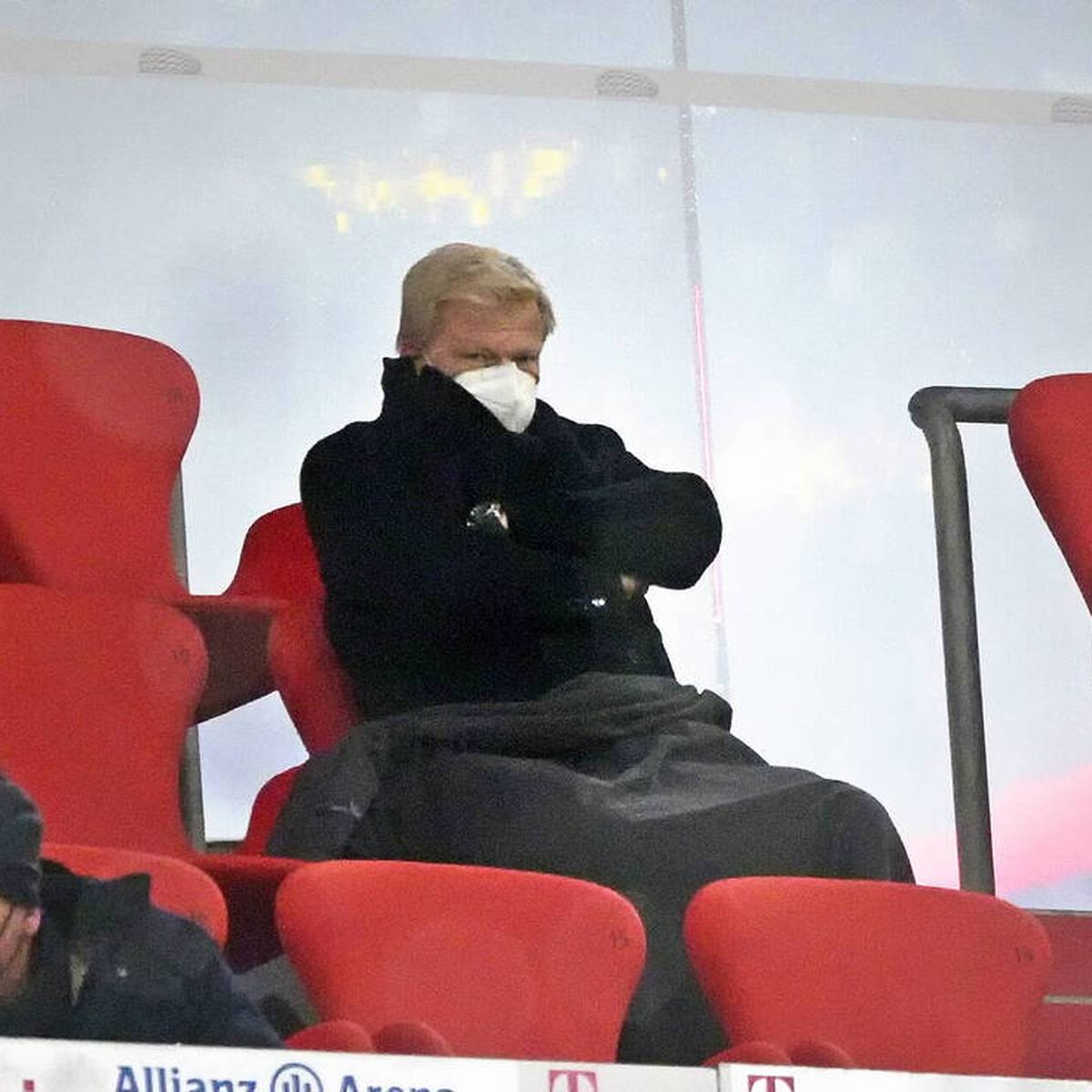 Der FC Bayern muss derzeit auf Zuschauer in der Allianz Arena verzichten. Oliver Kahn hofft, dass sich das trotz der angespannten Corona-Lage schnell wieder ändert.