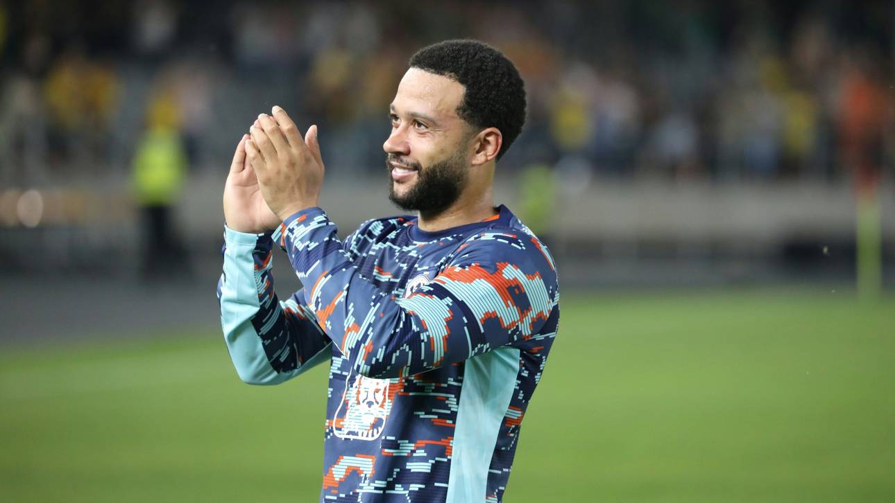 Reisepass geklaut: Koeman straft Depay ab