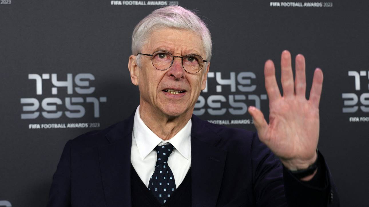 Trainer-Ikone besucht Bayern-Training