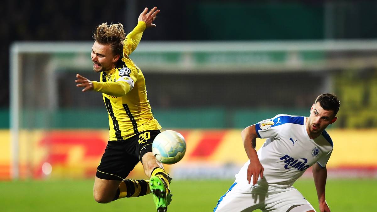 Marcel Schmelzer und Co. müssen dagegen leiden. Die erste Halbzeit bleibt torlos, Lotte darf weiter von der Sensation und dem Halbfinale gegen den FC Bayern träumen