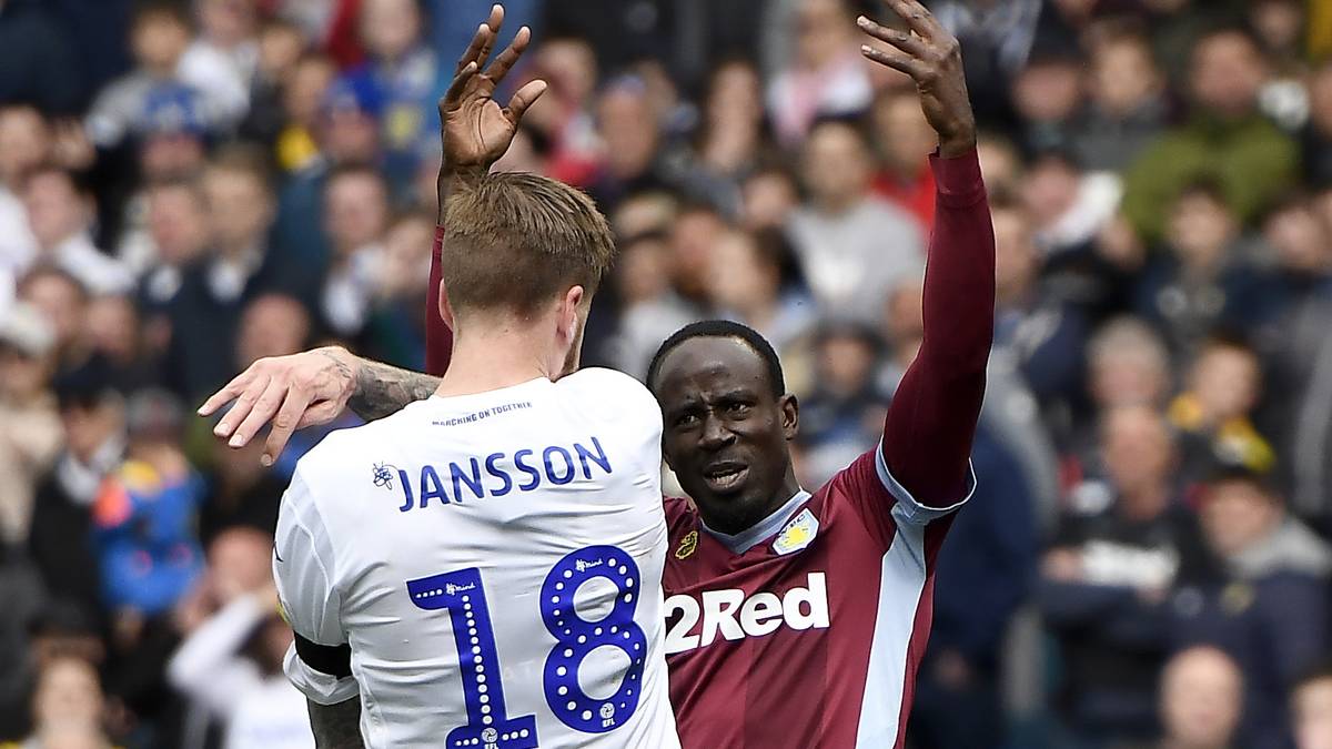 Den zweiten direkten Aufstiegsplatz sicherte sich Sheffield United kurios. Da Leeds United auf Anweisung seines Trainers Marcelo Bielsa Aston Villa ein Tor ohne Gegenwehr erzielen ließ und sich am Ende mit einem 1:1 begnügen musste, musste Leeds ins Relegations-Turnier