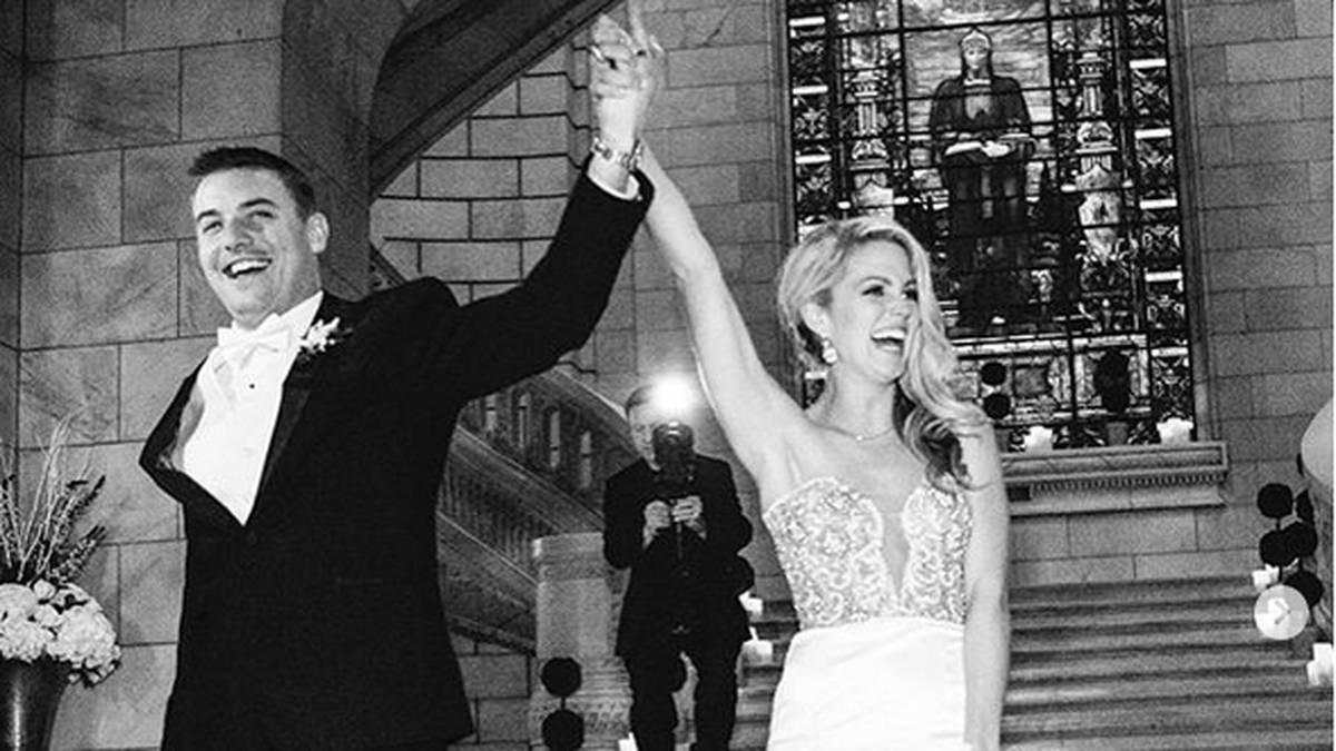 Allie LaForce ist Reporterin für CBS Sport. Die beide sind seit 2015 verheiratet und setzen sich für gemeinnützige Projekte ein 