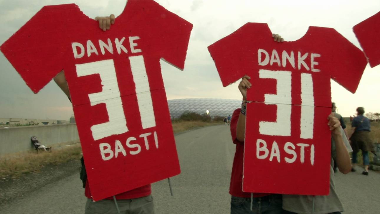 FCB-Fans huldigen Schweinsteiger