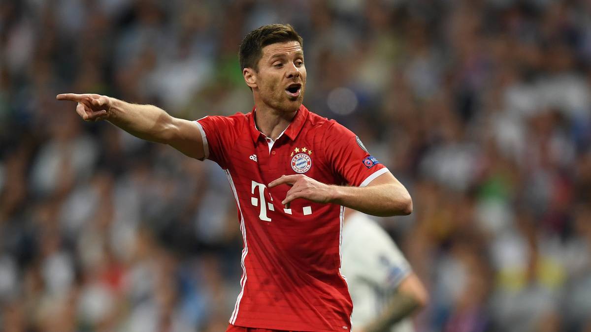 XABI ALONSO: Kommt 2014 als mehrmaliger Champions-League-Sieger sowie Welt- und Europameister von Real. Überzeugt auch in München bis zum Ende seiner Karriere 2017 als umsichtiger Mittelfeld-Stratege 