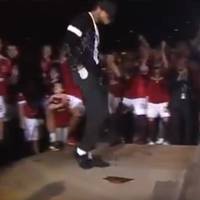 Als Paradiesvogel Prince Boateng den Michael Jackson machte