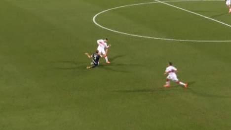 Der VfB Stuttgart hat die Titelverteidigung im DFB-Pokal weiter im Blick. Im Achtelfinale in Bochum verhalf Strompf den Schwaben mit zwei unglücklichen Momenten zum 2:0-Sieg.