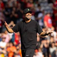 Das Transferfenster ist mittlerweile fast überall geschlossen. Dennoch wird Jürgen Klopp auf den gescheiterten Wechsel von Mohamed Salah angesprochen. Die Frage entgeistert ihn.