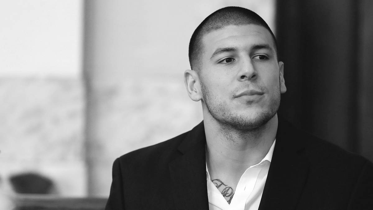Im April 2015 muss der frühere NFL-Profi Aaron Hernandez eine lebenslange Haftstrafe antreten. Der ehemalige Tight End der New England Patriots ermordet im Juni 2013 den Freund der Schwester seiner Verlobten