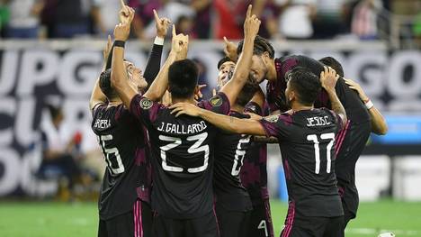 Die Mexikaner bejubeln einen Treffer im Halbfinale