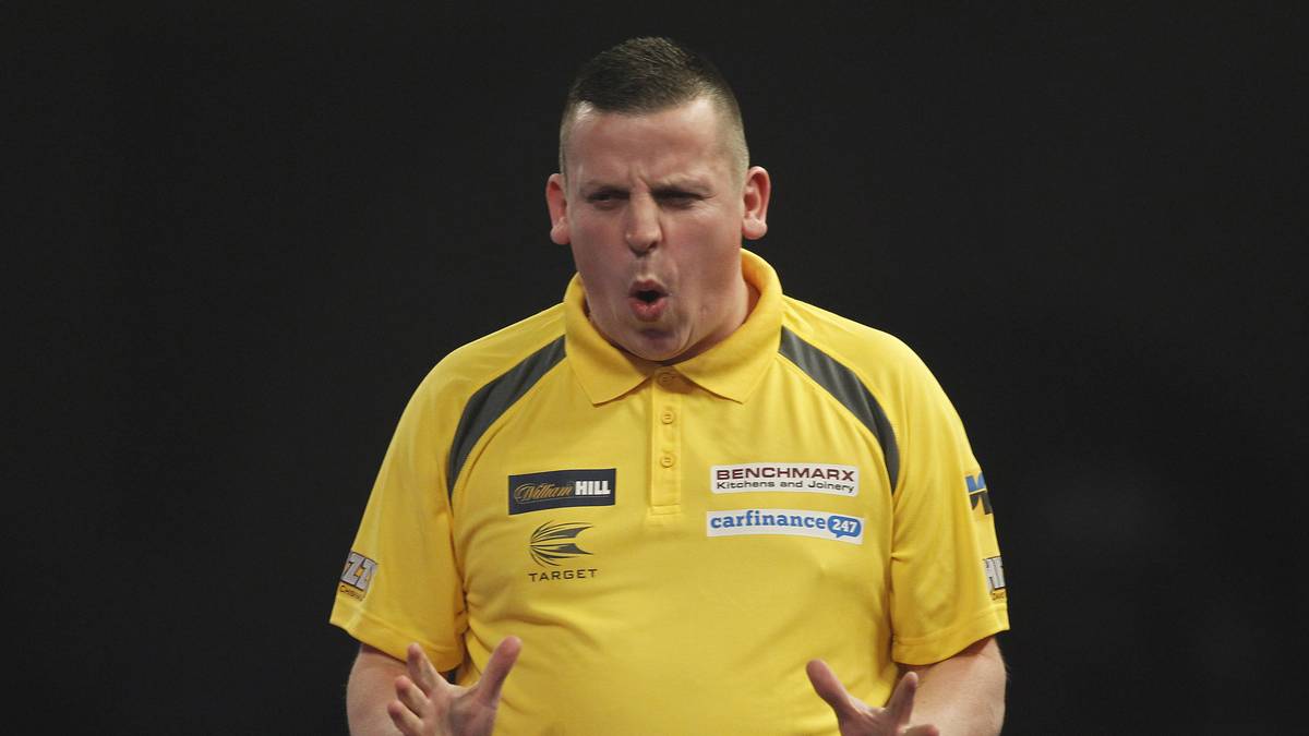 Freuen kann sich auch Dave Chisnall. Der Engländer glänzt gegen den Niederländer Christian Kist mit einem Durchschnitt von 102, 85 Punkten