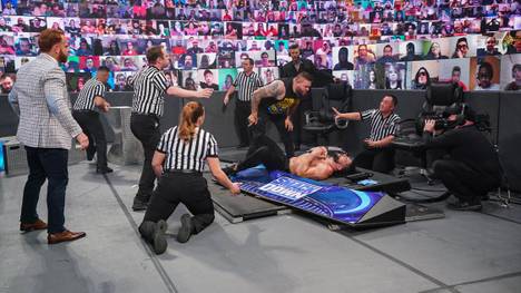 Kevin Owens verpasste Roman Reigns bei WWE Friday Night SmackDown Prügel
