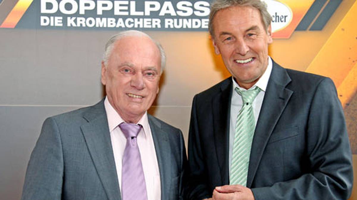 Am 22. Mai 2011 ging eine Ära zu Ende: Udo Lattek (l.) trat zum letzten Mal als Experte im SPORT1-Doppelpass auf. In den vorangegangenen 16 Jahren hatte Lattek die Lage der Liga punktgenau und mit spitzer Zunge analysiert