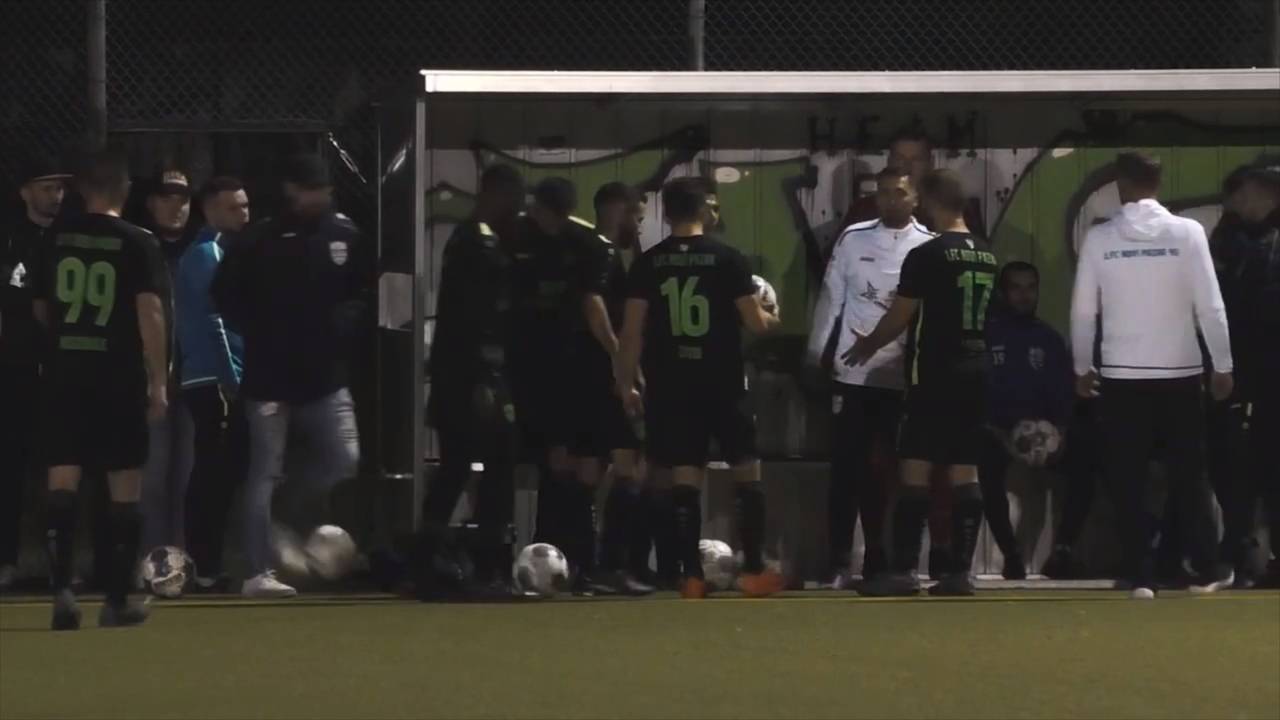 Wegen Falschparker: Irre Spielunterbrechung in Berlin-Liga