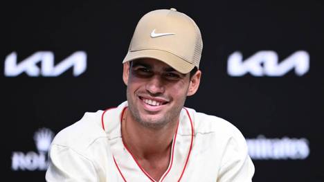 Carlos Alcaraz strebt bei den Australian Open 2026 nach dem Karriere-Grand-Slam – und will dabei Geschichte schreiben: „Es ist etwas Großartiges, den Karriere-Grand-Slam zu schaffen, aber noch besser ist es, der jüngste Spieler zu sein, dem das jemals gelingt.“