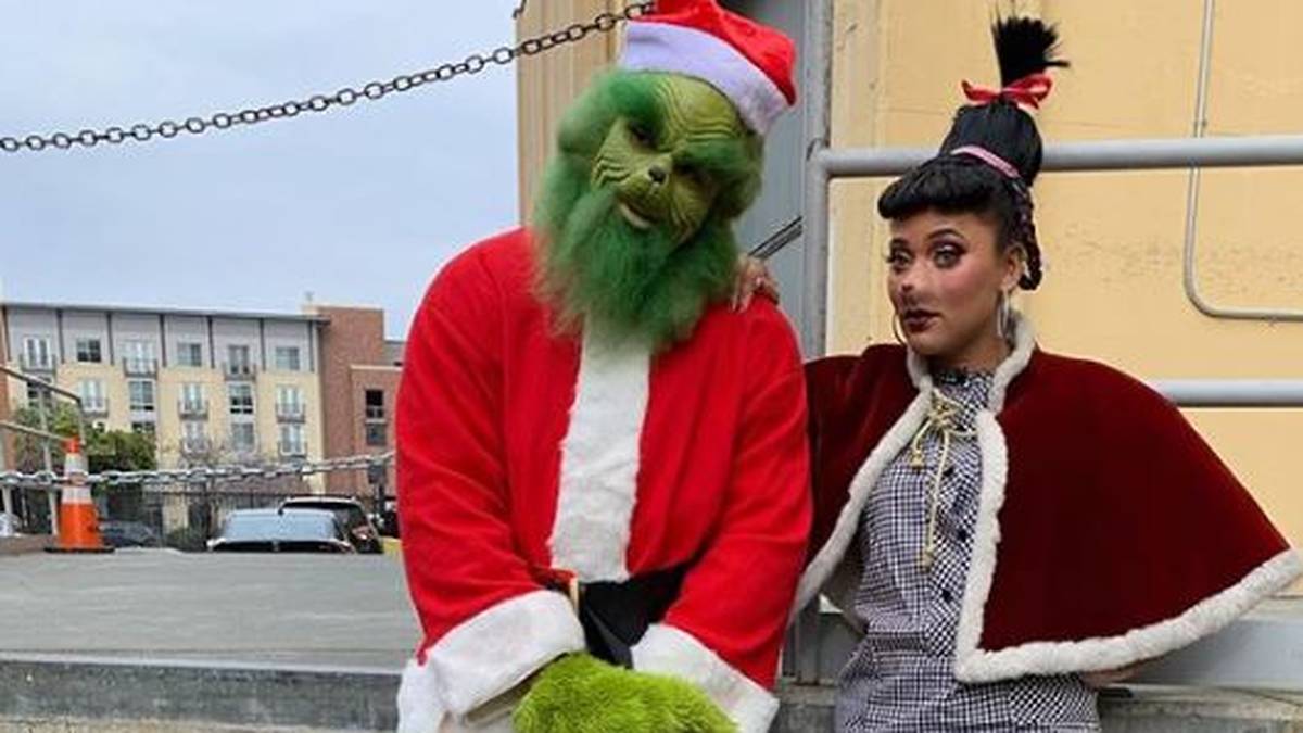 Apropos Grinch: Der derzeit verletzte NBA-Star Stephen Curry  posiert als selbiger, Ehefrau Ayesha ist Cindy Lou Who