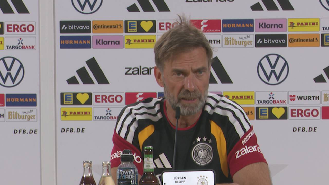 Hier verkündet Klopp den Torwartwechsel