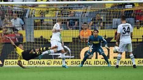 Borussia Dortmund v Borussia Moenchengladbach - Bundesliga
